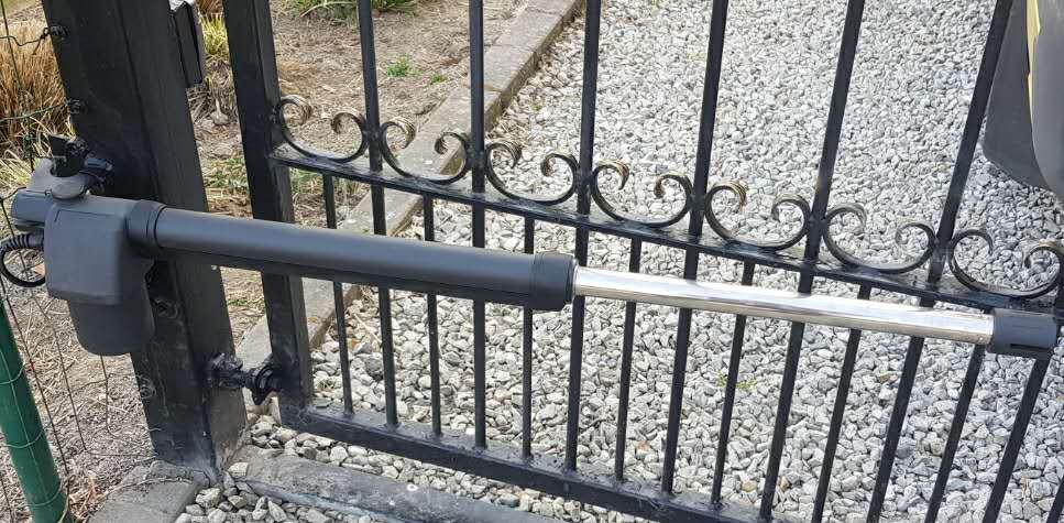 Smart and Brilliant Folding Do - مراجعة Smart Garden Gate وسعره